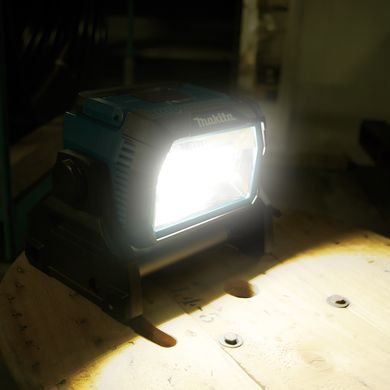 Аккумуляторная светодиодная строительная лампа MAKITA DML809 BODY LED LXT 18V LXT 14,4V и 230V 10000lm 2x18V