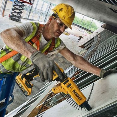 Шуруповерт аккумуляторный бесщеточный DeWALT DCF620NT