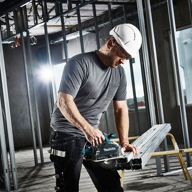MAKITA ПИЛКА ДИСКОВА ПО МЕТАЛУ 18V 150mm DCS553Z