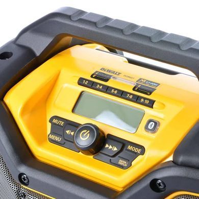 Зарядное устройство для инструментов-радиоприемников с BLUETOOTH DeWALT DCR027