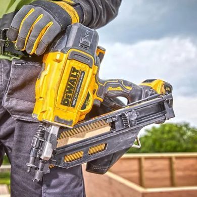 Цвяхозабивач Dewalt 18V Dcn930N 33&deg; 64-90мм