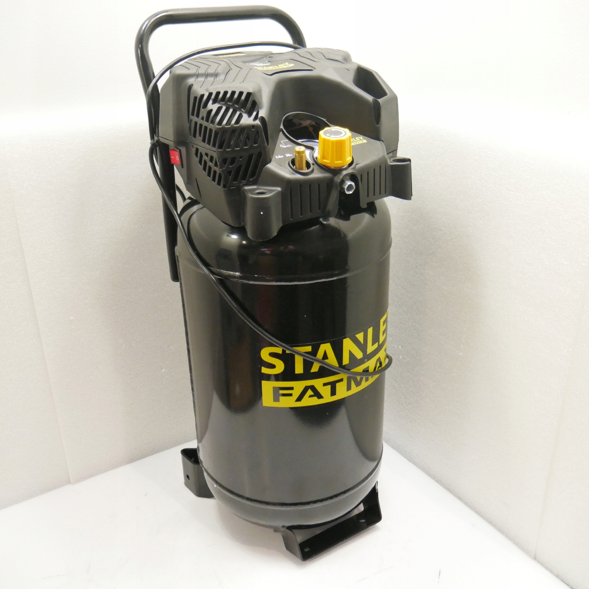 Безмасляный компрессор Stanley NU8117210STF502, 50 л, 10 бар, 2,0 л.с., 1500 Вт