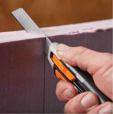 Ніж з висувним лезом Fiskars CarbonMax Snap-Off Knife 18 мм (1027227)