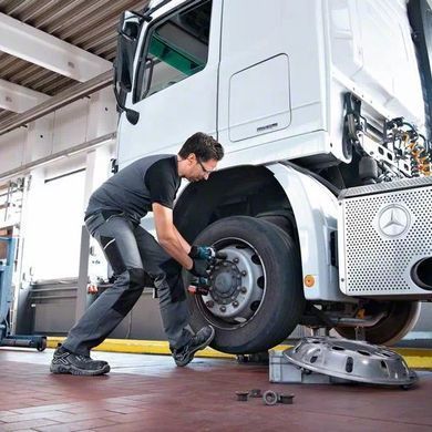 Акумуляторний ударний гайковерт Bosch Professional GDS 18V-1050 H