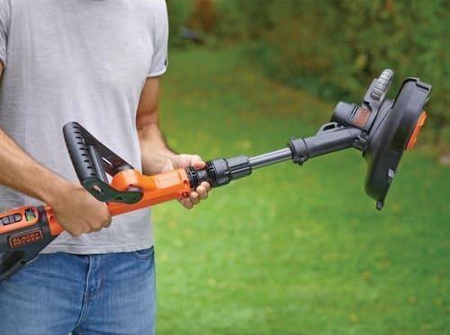 Тример для трави акумуляторний 28 см регульований Black Decker STC1820PC