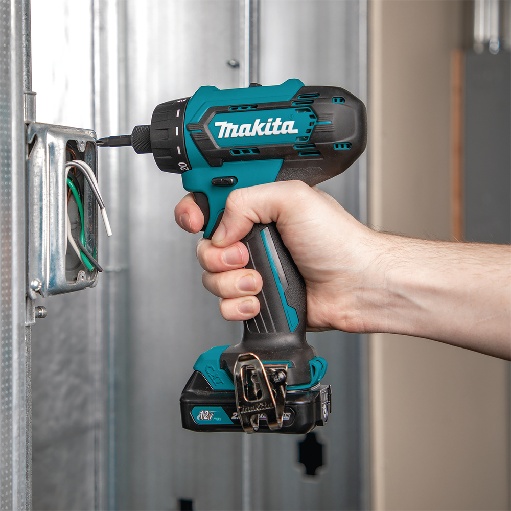Акумуляторний дриль-шуруповерт Makita DF033DSAE 12 В, 2 акумулятори 2 Ач