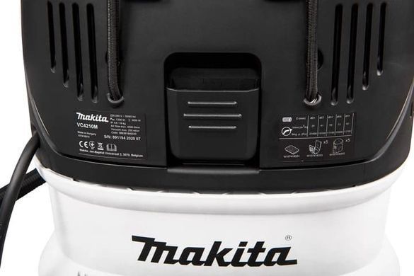 Хозяйственный пылесос Makita VC4210M