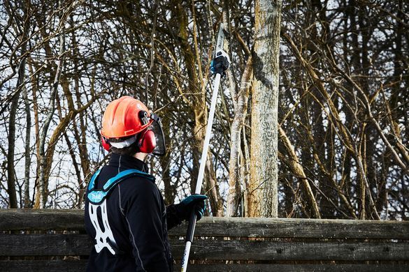 MAKITA ОБРІЗУВАЧ НА ВИСУВНІЙ ШТАНЗІ 18Vx2 30см DUA300Z