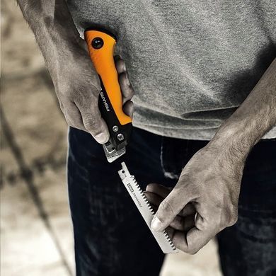 Пила складная компактная 15 см с двумя лезвиями Fiskars