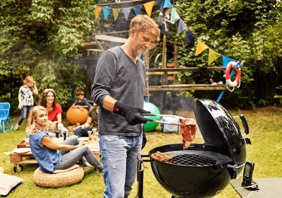 Угольный гриль Master Touch GBS E-5755 Weber