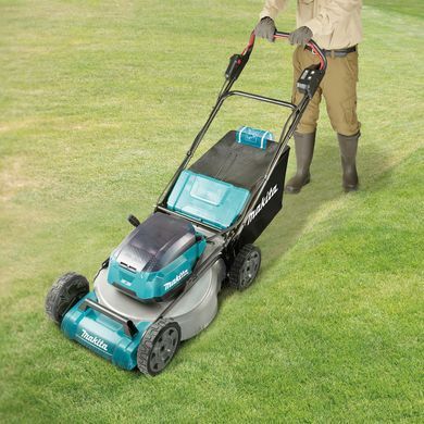 Аккумуляторная газонокосилка MAKITA DLM530PT4