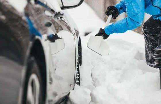 Автомобильная лопата Fiskars SnowXpert 143072 (1019347)