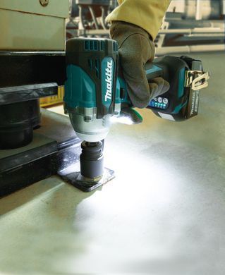 MAKITA КЛЮЧ УДАРНИЙ 1/2" 18V DTW300RTJ 330Nm 2x5,0Ah КІЛЬЦЕ