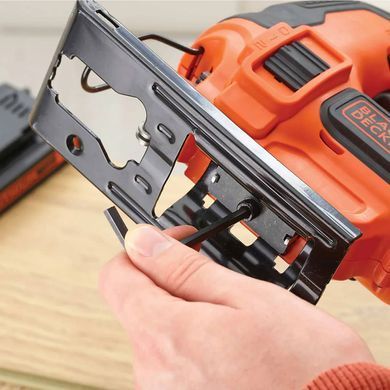 Електролобзик акумуляторний Black Decker 18V