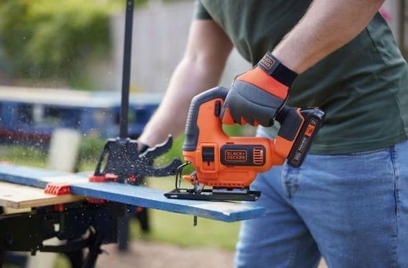 Електролобзик акумуляторний Black Decker 18V