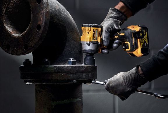 DEWALT КЛЮЧ УДАРНИЙ 1/2" 18V DCF921E2T 406Nm 2x1,7Ah POWERSTACK TSTAK