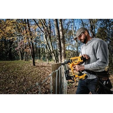 DEWALT СТЕПЛЕР 18V DCFS950N 40-50мм ДЛЯ ОГОРОЖ