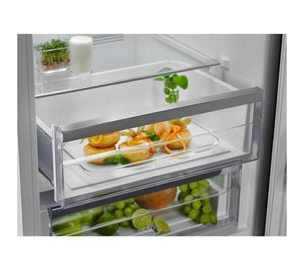Холодильник Electrolux LNC7ME32W3 морозильная камера No Frost &mdash; 186 см