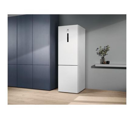 Холодильник Electrolux LNC7ME32W3 морозильная камера No Frost &mdash; 186 см