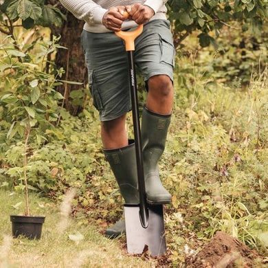 Лопата садовая прямая с закругленным лезвием Fiskars Solid