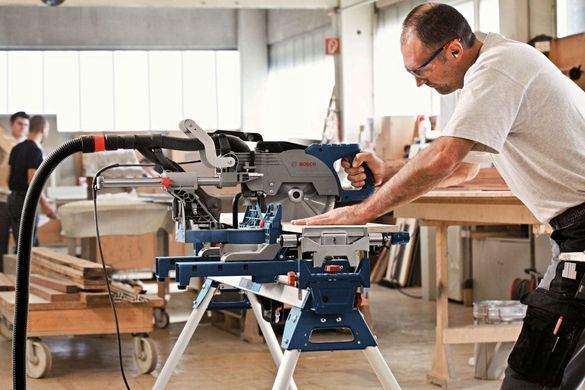 BOSCH ПИЛА ТОРЦЮВАЛЬНА 216мм/1600Вт GCM 8SJL