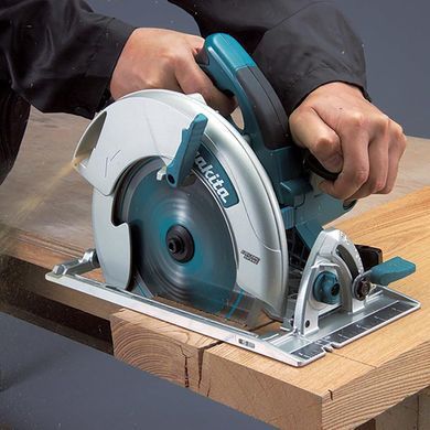Дисковая пила Makita 5008 MG