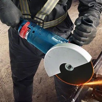 Болгарка (угловая шлифмашина) Bosch Professional GWS 24-230 JZ