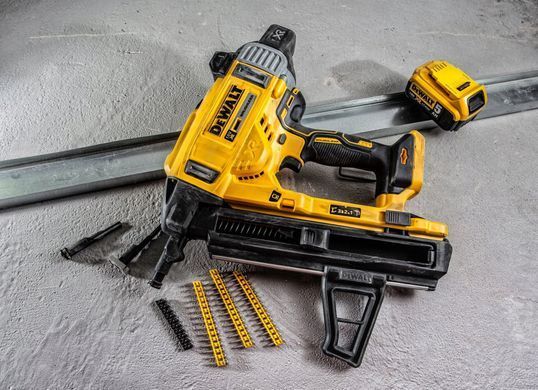 Цвяхи оцинковані по бетону 3,7x25 мм 1005 шт DeWALT DCN890