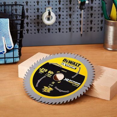 Диск пильний по дереву 210x30 мм 60 зубів DEWALT