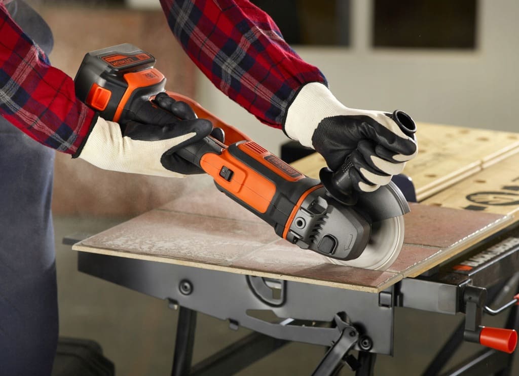Болгарка угловая BLACK+DECKER BCG720N 18V 125 мм